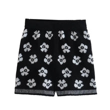 Load image into Gallery viewer, Sarah-Jane Knitted Floral Shorts
