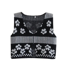 Load image into Gallery viewer, Sarah-Jane Knitted Floral Top
