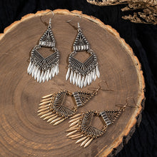 Load image into Gallery viewer, Kai Dangle Earrings
